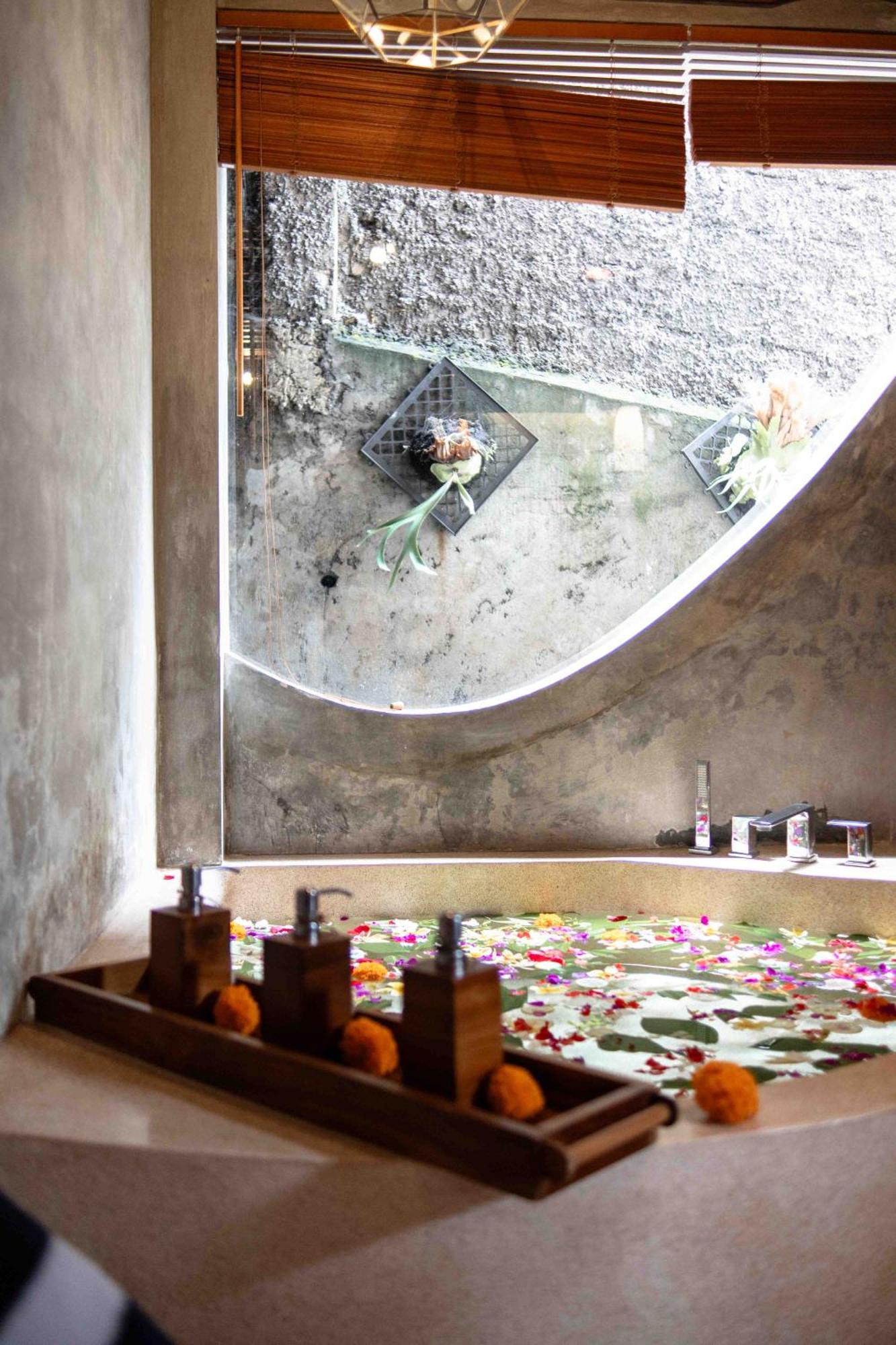 The Sender Pool Suites Ubud  Exterior photo